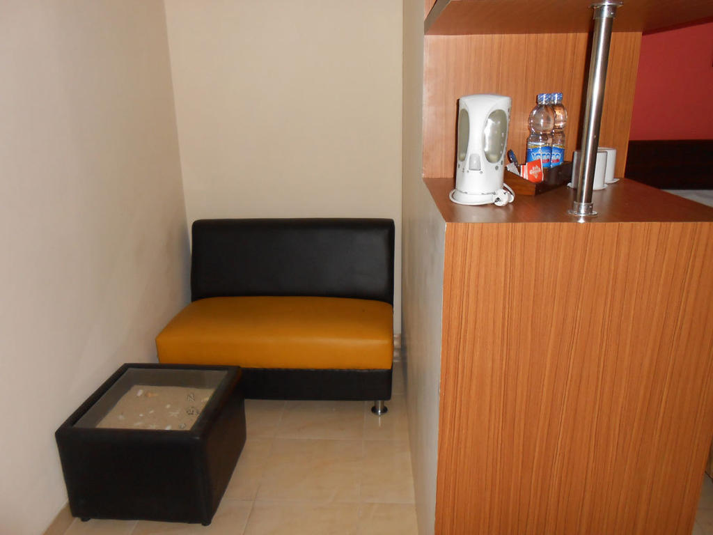Pineapple Mansion Hotel Surakarta  Room photo